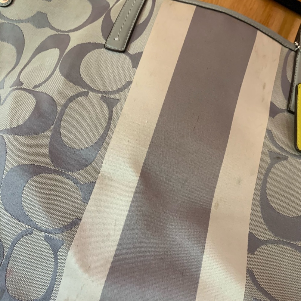 Coach tote - Picture 2 of 7